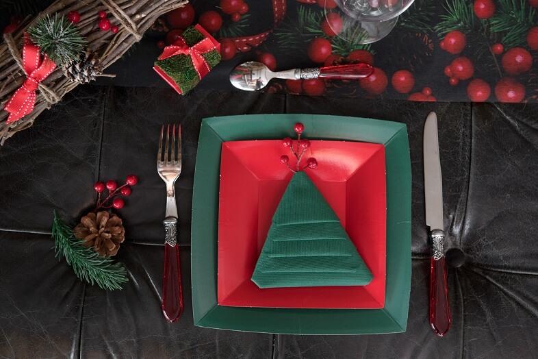 Pliage de serviette vert sapin de noel