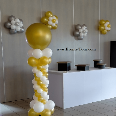 Prestation ballons en rosace pour votre décoration de salle.