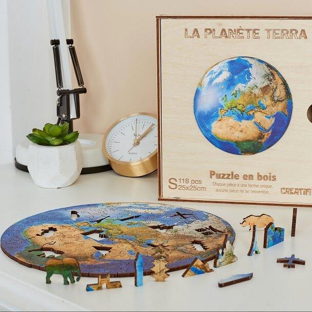 Puzzle art creatif 3d planete terre en bois