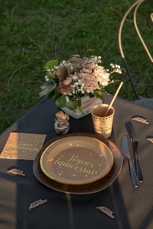 Serviette anniversaire cocktail krat naturel et doree metallisee