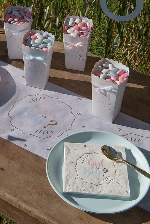 Serviette blanche baby shower girl or boy en rose bleue et doree metallique