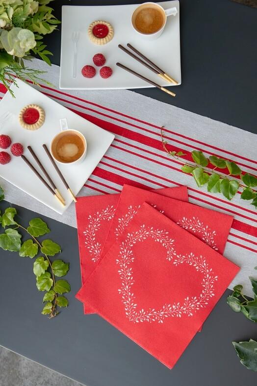 Serviette rouge airlaid coeur